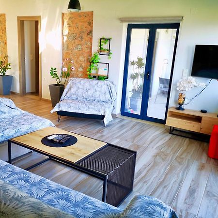 Spacious Maistrali Villa, Private Pool & Garden Родакіно Екстер'єр фото