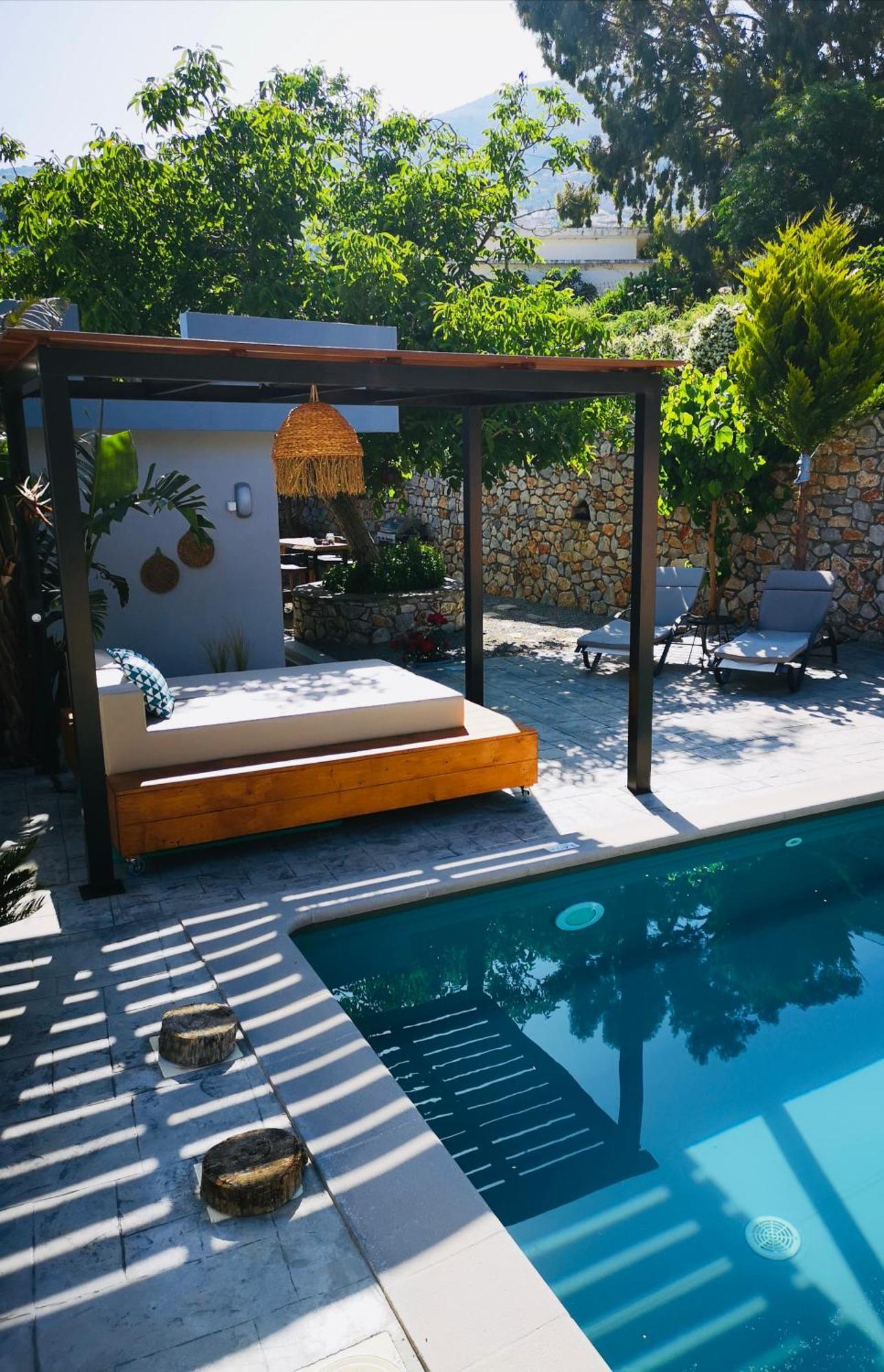 Spacious Maistrali Villa, Private Pool & Garden Родакіно Екстер'єр фото
